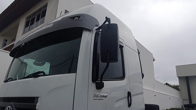 LOTE 008 VOLKSWAGEN 26-390 E Constel. 6x4 2p 