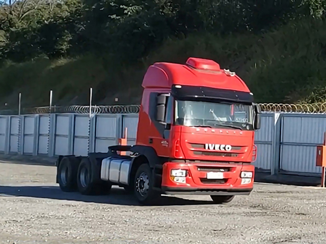 LOTE 001 Iveco Stralis 