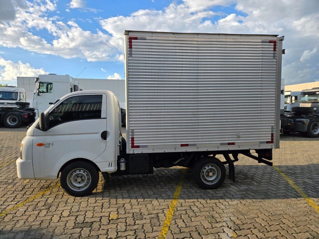 LOTE 003 HYUNDAI HR 2.5 CRDI DA10A 3/4