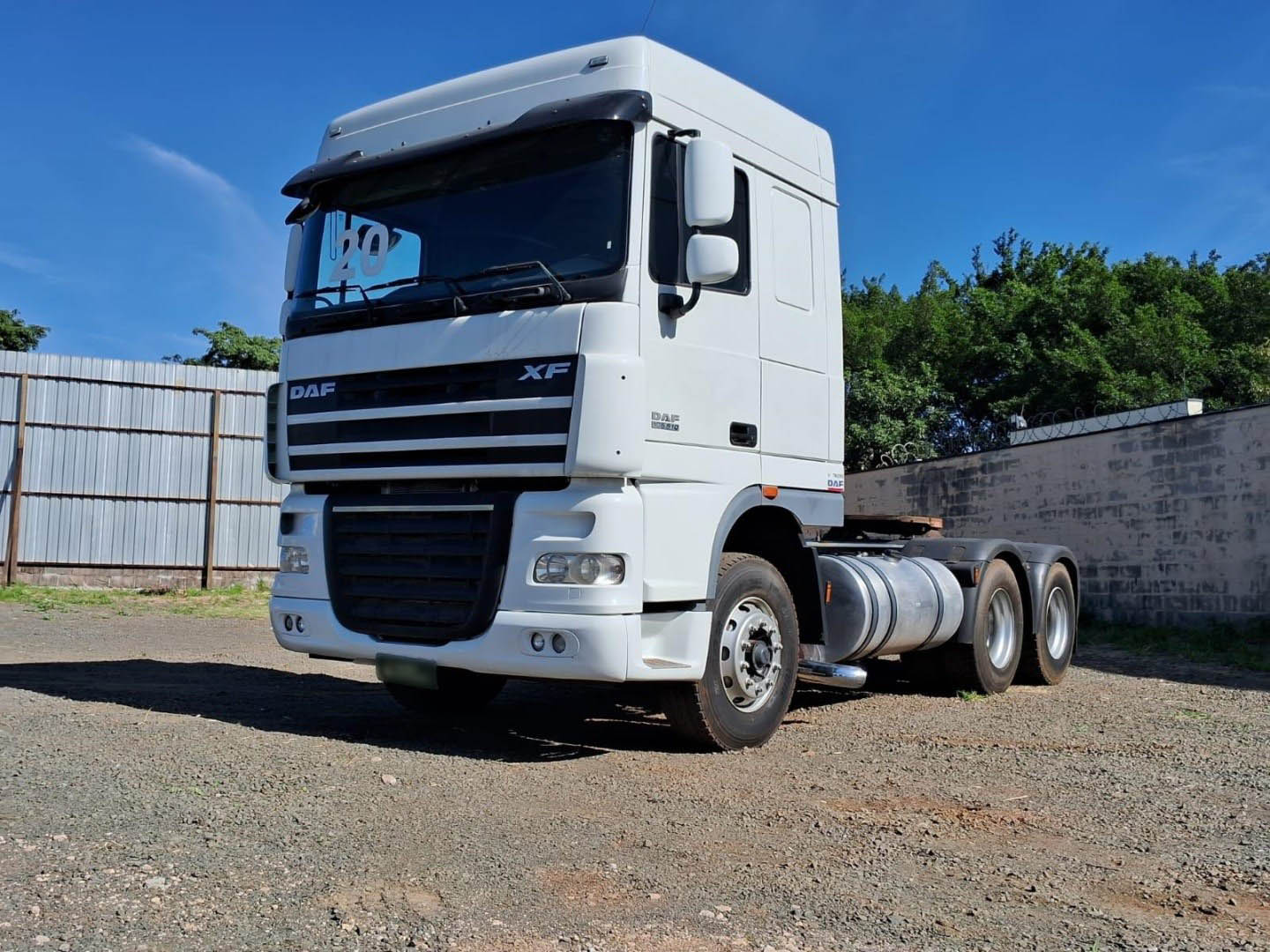 LOTE 006 DAF XF 105 FTT 510 6X4 
